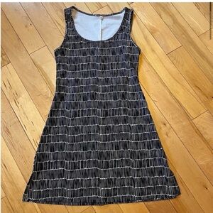 NuuMuu Scoop Neck w Back Pocket Athleisure black and white dress small